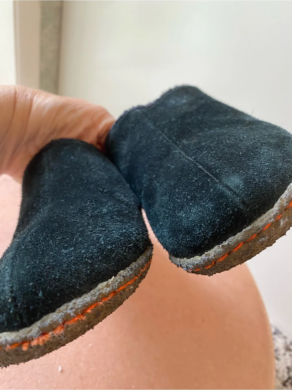 SOREL Lanner Ridge Kids Slip On Slippers Black Suede Upper Fleece Lining 1